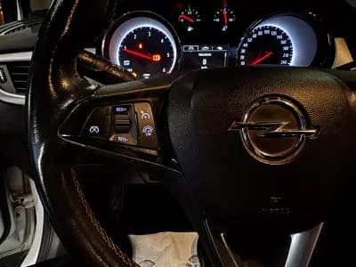 Sell Opel Astra Sports Tourer 2021 - 13990 EUR, 135500 km - AUTO.MOTO.pt