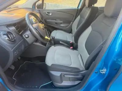 Vendo Renault Captur 2014 - 8990 EUR, 178000 km - AUTO.MOTO.pt