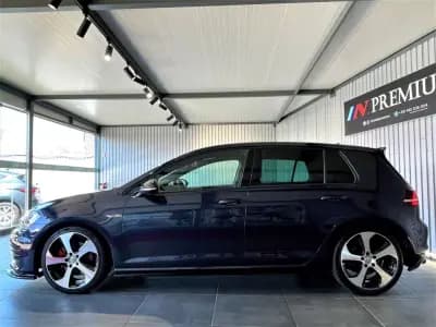 Sell Volkswagen Golf 2015 - 24990 EUR, 162000 km - AUTO.MOTO.pt