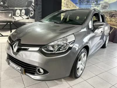 Vendo Renault Clio Sport Tourer 2015 - 8600 EUR, 248781 km - AUTO.MOTO.pt