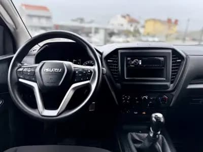 Vendo Isuzu D-Max 2023 - 32950 EUR, 109000 km - AUTO.MOTO.pt