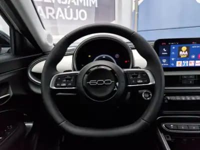 Vendo Fiat 600 2025 - 25750 EUR, 11200 km - AUTO.MOTO.pt