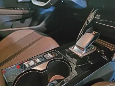 Vendo Peugeot e-208 2022 - 27500 EUR, 7504 km - AUTO.MOTO.pt