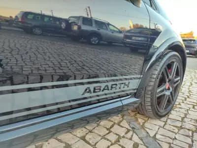 Vendo Fiat Grande Punto 2010 - 13900 EUR, 32000 km - AUTO.MOTO.pt