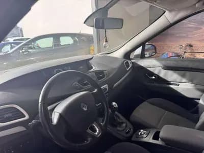 Vendo Renault Grand Scénic 2014 - 8450 EUR, 254000 km - AUTO.MOTO.pt