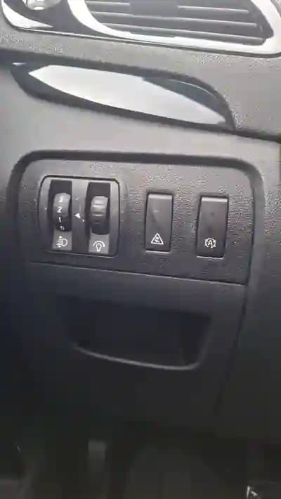 Sell Renault Grand Scénic 2014 - 14000 EUR, 198068 km - AUTO.MOTO.pt