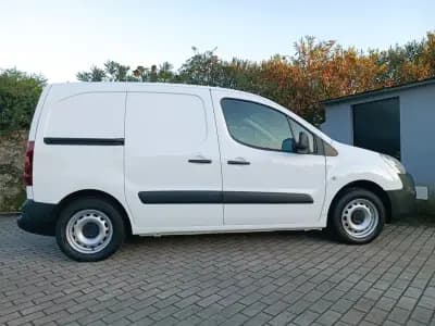 Vendo Citroën Berlingo 2017 - 8500 EUR, 331000 km - AUTO.MOTO.pt