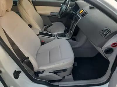 Sell Volvo V50 2009 - 6900 EUR, 276300 km - AUTO.MOTO.pt