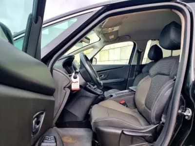 Sell Renault Grand Scénic 2016 - 12900 EUR, 183566 km - AUTO.MOTO.pt