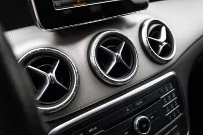 Vendo Mercedes-Benz CLA 180 2015 - 15900 EUR, 158000 km - AUTO.MOTO.pt