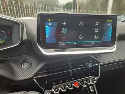 Sell Peugeot e-208 2021 - 16780 EUR, 61770 km - AUTO.MOTO.pt