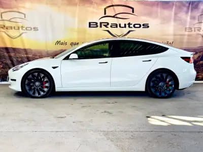 Vendo Tesla Model 3 2022 - 39900 EUR, 40060 km - AUTO.MOTO.pt