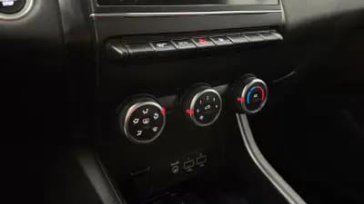 Vendo Renault Captur 2021 - 13990 EUR, 167491 km - AUTO.MOTO.pt