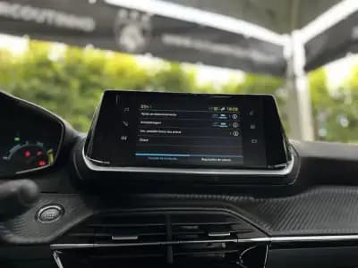 Vendo Peugeot e-2008 2023 - 22500 EUR, 46500 km - AUTO.MOTO.pt