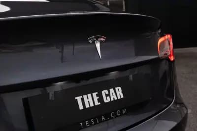 Vendo Tesla Model 3 2023 - 31999 EUR, 67000 km - AUTO.MOTO.pt