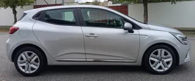 Sell Renault Clio 2021 - 12990 EUR, 122500 km - AUTO.MOTO.pt