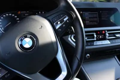 Sell BMW 330e 2021 - 26400 EUR, 93627 km - AUTO.MOTO.pt