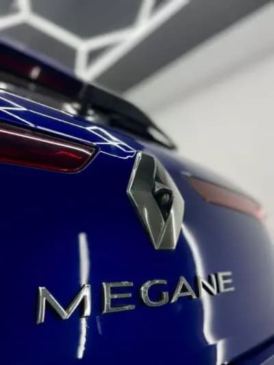 Vendo Renault Mégane 2016 - 13999 EUR, 182000 km - AUTO.MOTO.pt