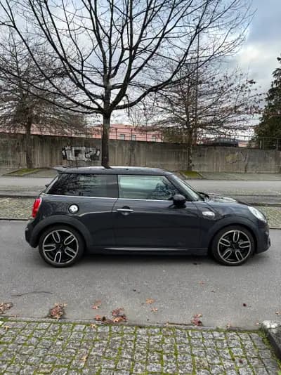 Sell MINI Cooper 2015 - 19000 EUR, 161440 km - AUTO.MOTO.pt