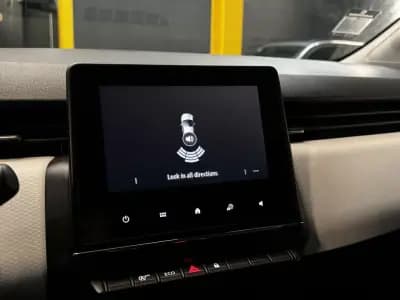 Vendo Renault Clio 2022 - 13990 EUR, 72588 km - AUTO.MOTO.pt