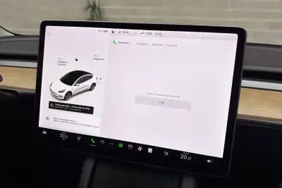 Vendo Tesla Model 3 2021 - 25450 EUR, 58710 km - AUTO.MOTO.pt