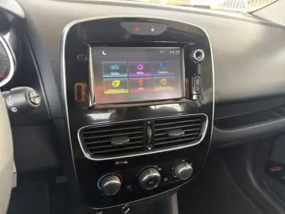 Sell Renault Clio 2018 - 10990 EUR, 95000 km - AUTO.MOTO.pt