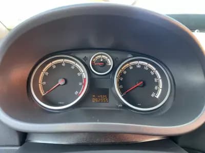 Sell Opel Corsa 2010 - 6950 EUR, 92955 km - AUTO.MOTO.pt