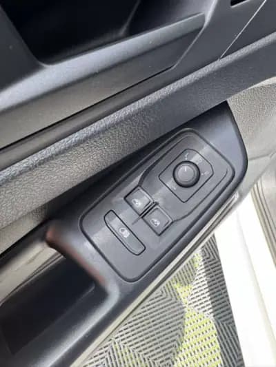 Vendo Volkswagen Caddy 2021 - 14900 EUR, 142932 km - AUTO.MOTO.pt