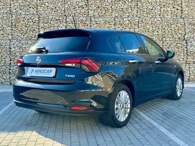 Sell Fiat Tipo 2021 - 14480 EUR, 83050 km - AUTO.MOTO.pt