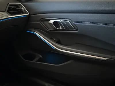 Sell BMW 330 2021 - 35000 EUR, 85000 km - AUTO.MOTO.pt