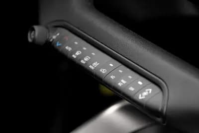 Sell Jeep Avenger 2025 - 23750 EUR, 20000 km - AUTO.MOTO.pt