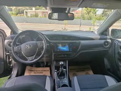 Vendo Toyota Auris 2015 - 12750 EUR, 184300 km - AUTO.MOTO.pt