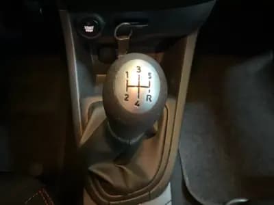 Vendo Renault Clio 2015 - 7450 EUR, 196000 km - AUTO.MOTO.pt