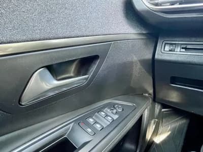 Vendo Peugeot 5008 2020 - 20980 EUR, 74000 km - AUTO.MOTO.pt