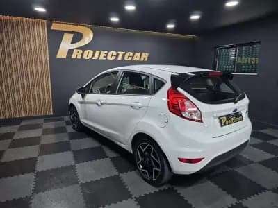 Sell Ford Fiesta 2015 - 10750 EUR, 165000 km - AUTO.MOTO.pt