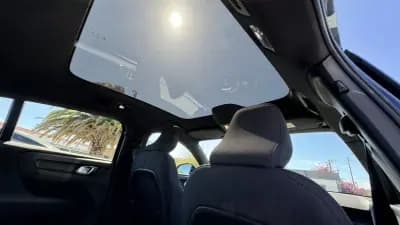 Sell Volvo C40 2023 - 38900 EUR, 60000 km - AUTO.MOTO.pt