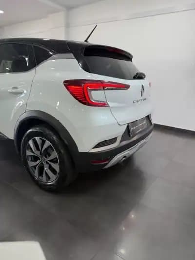 Vendo Renault Captur 2021 - 20000 EUR, 80000 km - AUTO.MOTO.pt