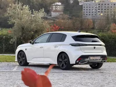 Vendo Peugeot 308 2021 - 25000 EUR, 58000 km - AUTO.MOTO.pt