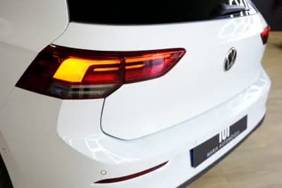 Vendo Volkswagen Golf 2021 - 34970 EUR, 88000 km - AUTO.MOTO.pt