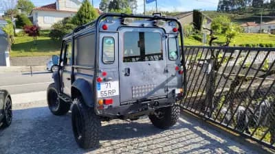 Vendo Land Rover Defender 2001 - 35000 EUR, 81787 km - AUTO.MOTO.pt