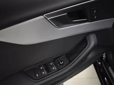 Vendo Audi A4 Avant 2020 - 26950 EUR, 165057 km - AUTO.MOTO.pt