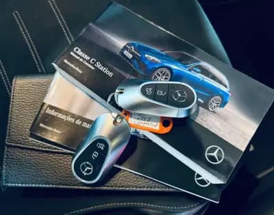 Vendo Mercedes-Benz C 300 2022 - 40990 EUR, 95187 km - AUTO.MOTO.pt