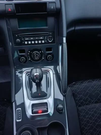 Vendo Peugeot 3008 2014 - 8000 EUR, 304000 km - AUTO.MOTO.pt