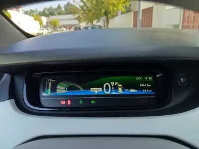 Vendo Renault Zoe 2019 - 11490 EUR, 14871 km - AUTO.MOTO.pt