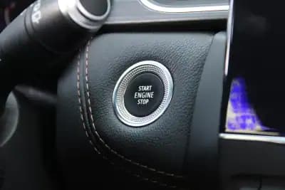 Vendo Renault Captur 2020 - 17900 EUR, 131971 km - AUTO.MOTO.pt