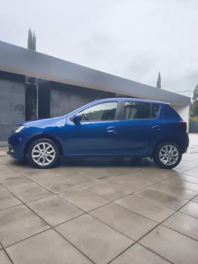Vendo Dacia Sandero 2020 - 10400 EUR, 108000 km - AUTO.MOTO.pt