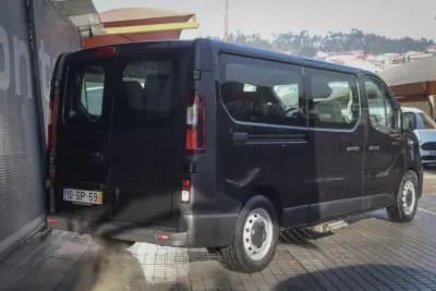 Vendo Renault Trafic 2017 - 21750 EUR, 201400 km - AUTO.MOTO.pt