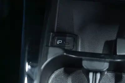 Vendo Mercedes-Benz CLA 180 2022 - 34950 EUR, 67000 km - AUTO.MOTO.pt