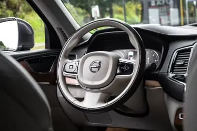 Sell Volvo XC 90 2016 - 24990 EUR, 206775 km - AUTO.MOTO.pt