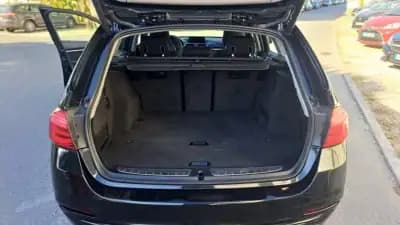 Vendo BMW 320 2018 - 21500 EUR, 131572 km - AUTO.MOTO.pt